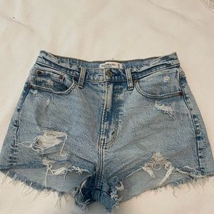 Abercrombie & Fitch curve love high rise mom short